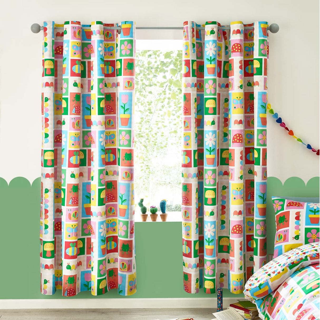 Catherine Lansfield Curious Caterpillar Kids Eyelet Curtains Polycotton - Curious Caterpillar Curtains