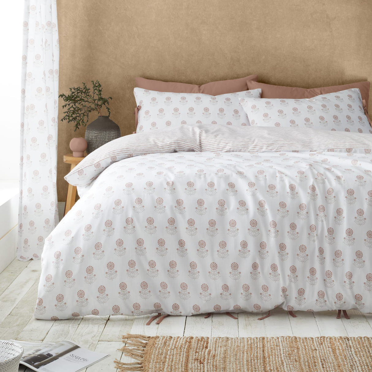 Catherine Lansfield Woodblock Floral So Soft Duvet Cover Set - Woodblock Floral Duvet Set
