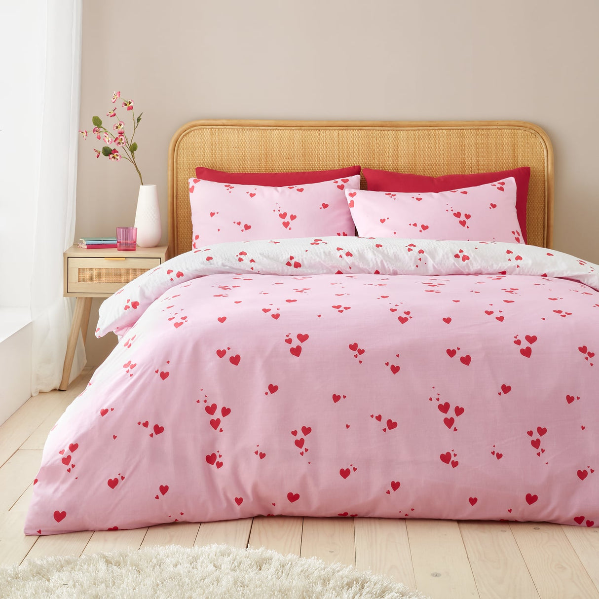 Catherine Lansfield Seersucker Heart Red and White Duvet Cover Set - White / Pink - Seersucker Heart Duvet Set
