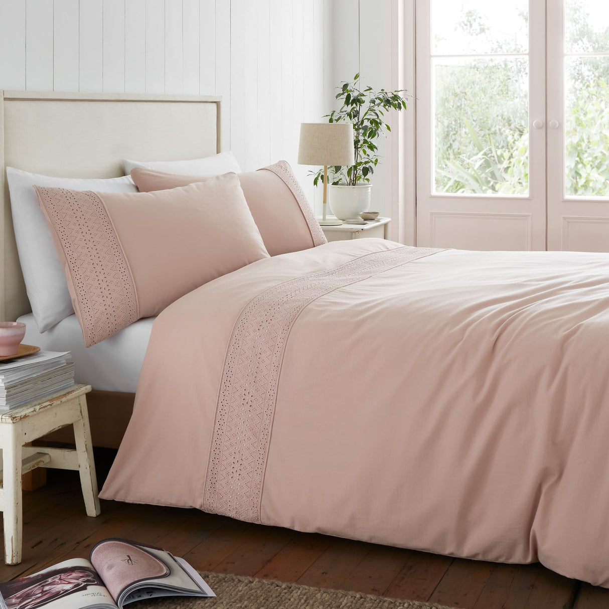 Catherine Lansfield Broderie Anglaise Duvet Cover Set - Blush - Broderie Anglaise Blush