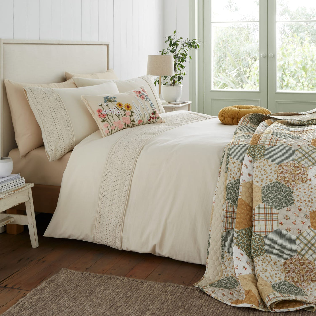 Catherine Lansfield Broderie Anglaise Cream Duvet Cover Bedding Set