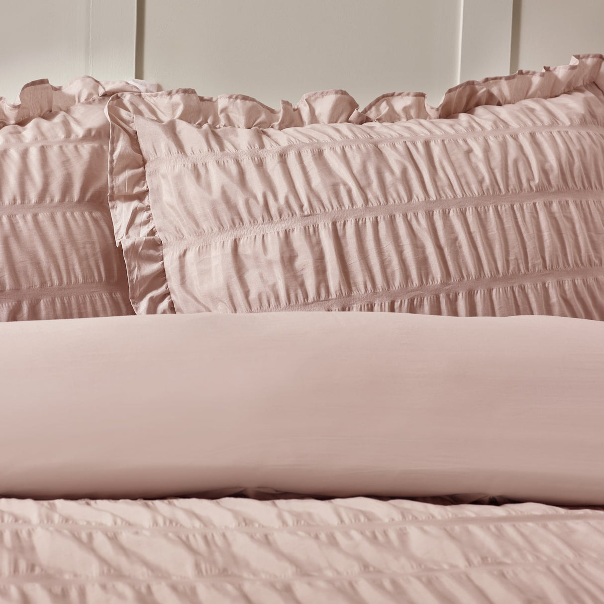Catherine Lansfield Seersucker Frill Duvet Cover Set - Seersucker Frill Pink Duvet Set