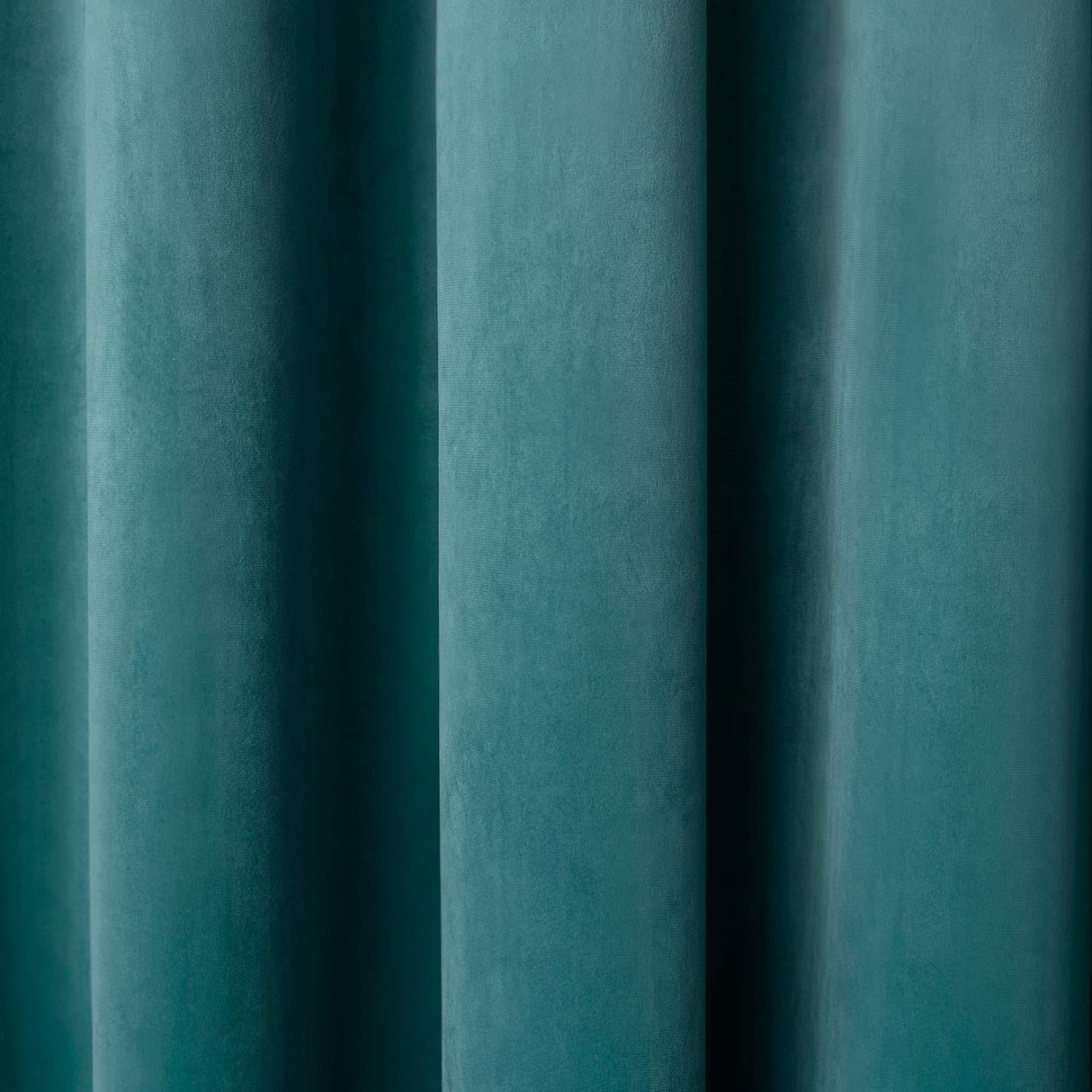 Laurence Llewelyn-Bowen Montrose Velvet Blackout Ready Made Eyelet Curtains 34