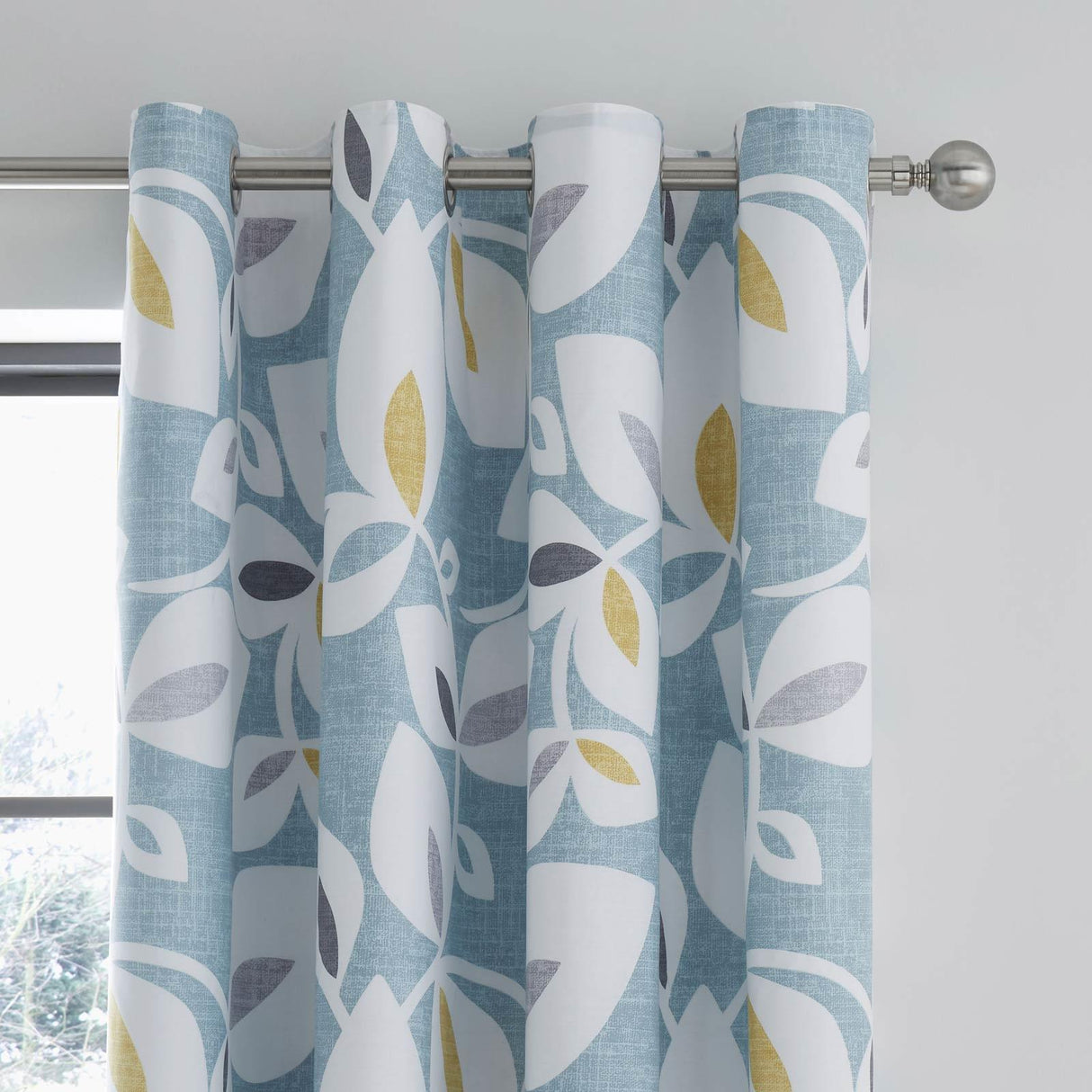 Inga Leaf Eyelet Curtains by Catherine Lansfield