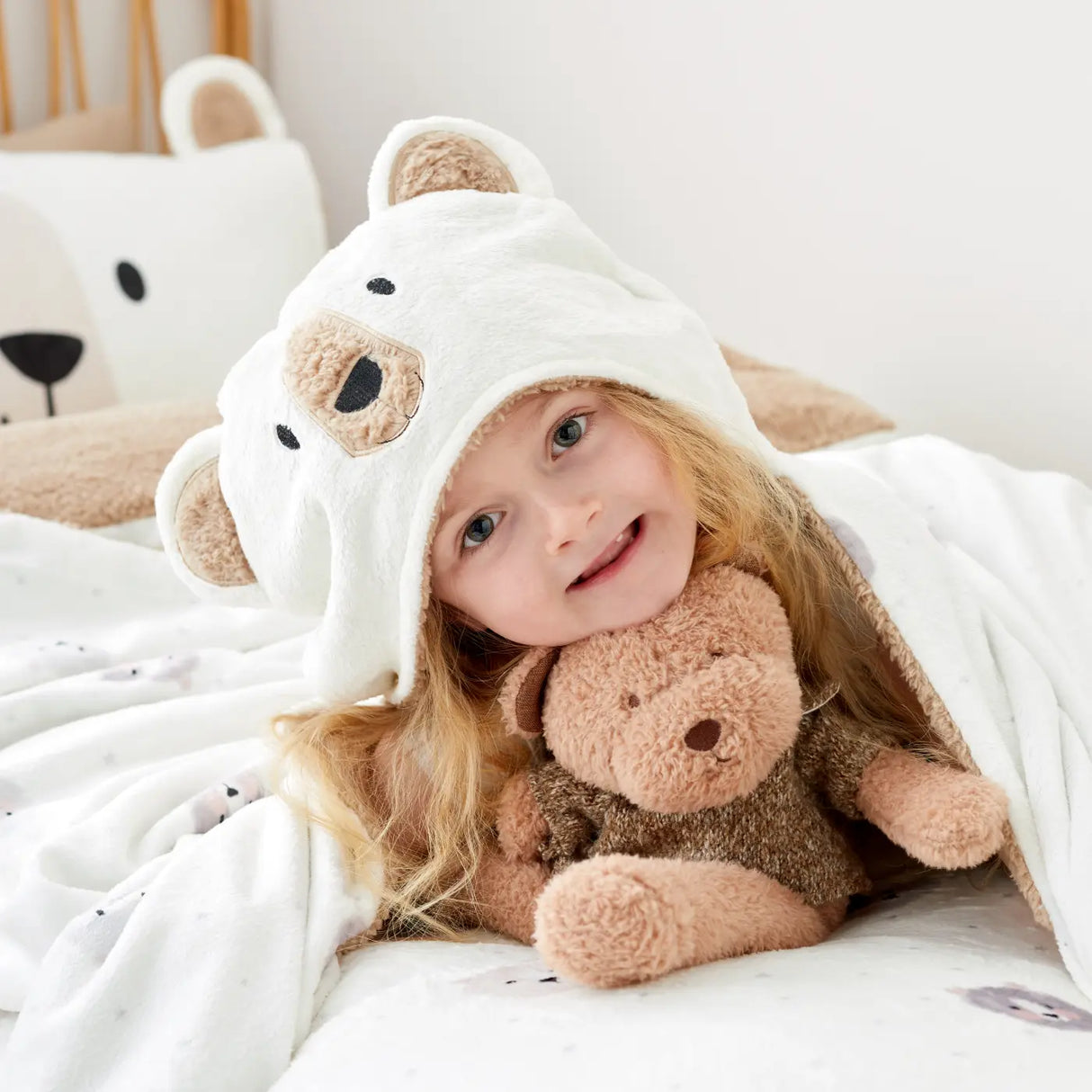 Cosy Bear Throw by Catherine Lansfield