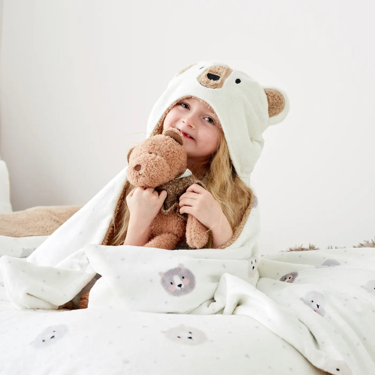 Cosy Bear Throw by Catherine Lansfield