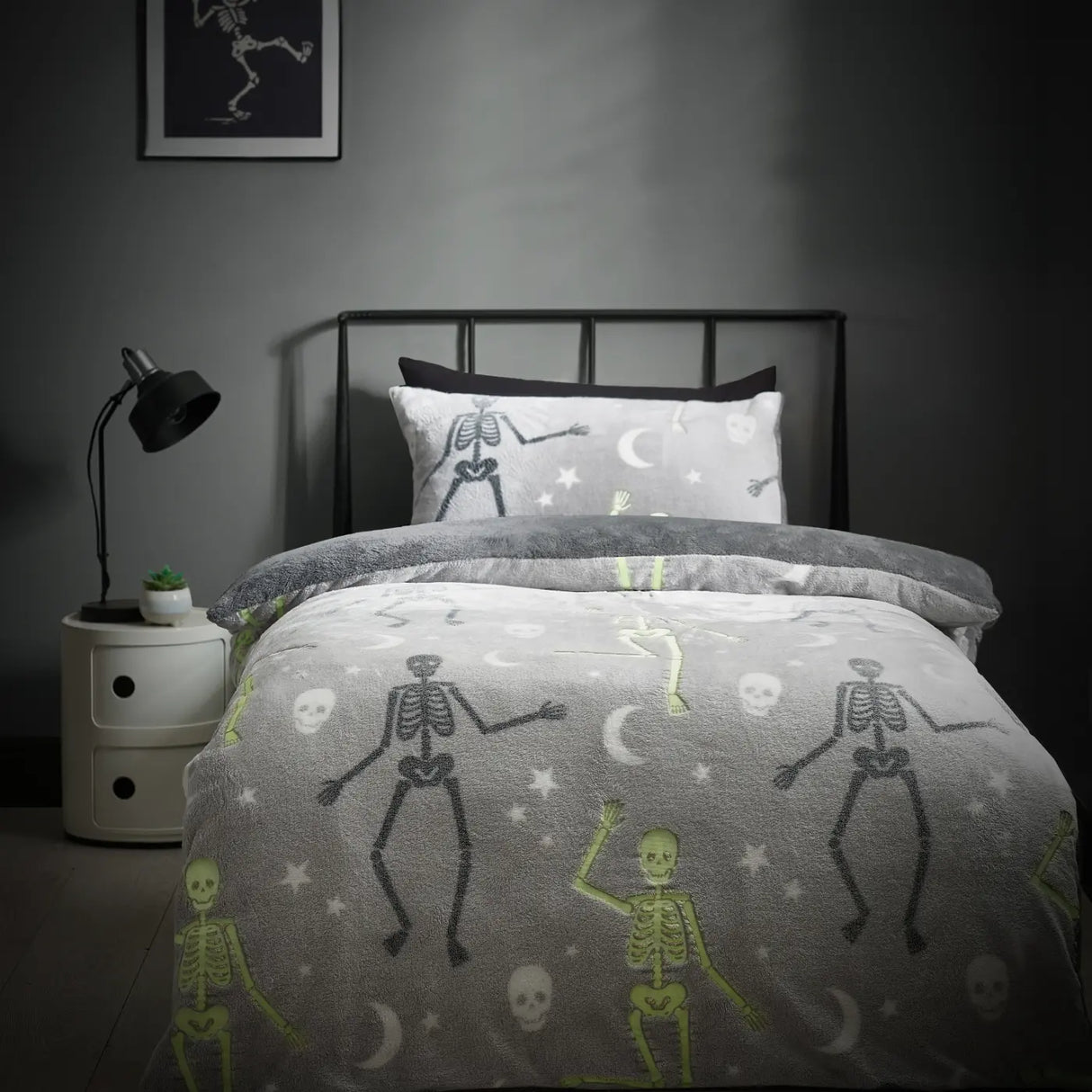Catherine Lansfield Halloween Skeleton Cosy Duvet Cover Set 4