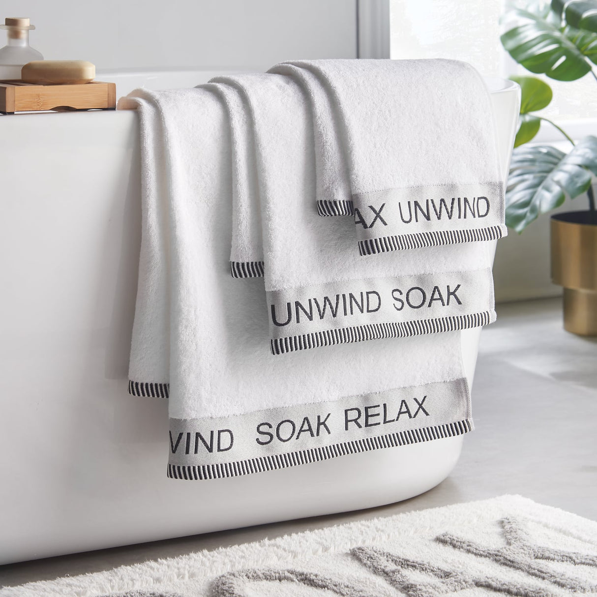 Catherine Lansfield Soak 1600 GSM White Bath Mat 50x80cm - Relax And Unwind White