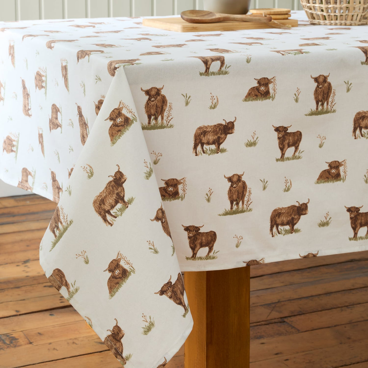 Catherine Lansfield Angus Highland Cow Tablecloth - Angus Highland Cow Table Cloth