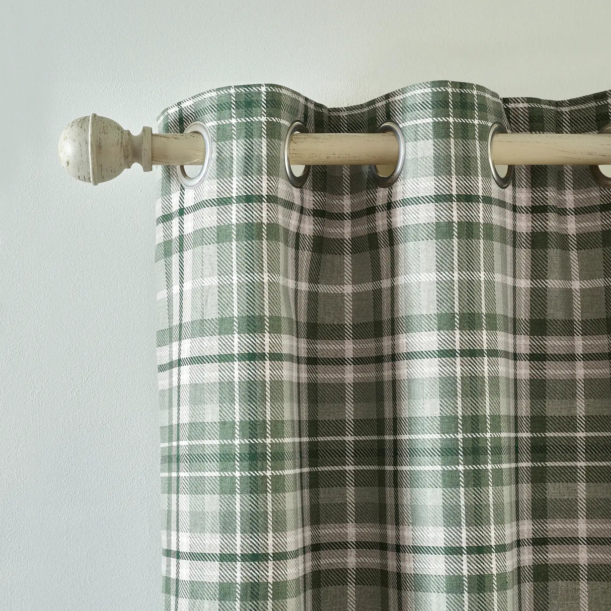Catherine Lansfield Cullen Thermal Check Eyelet Curtains - Green image 2