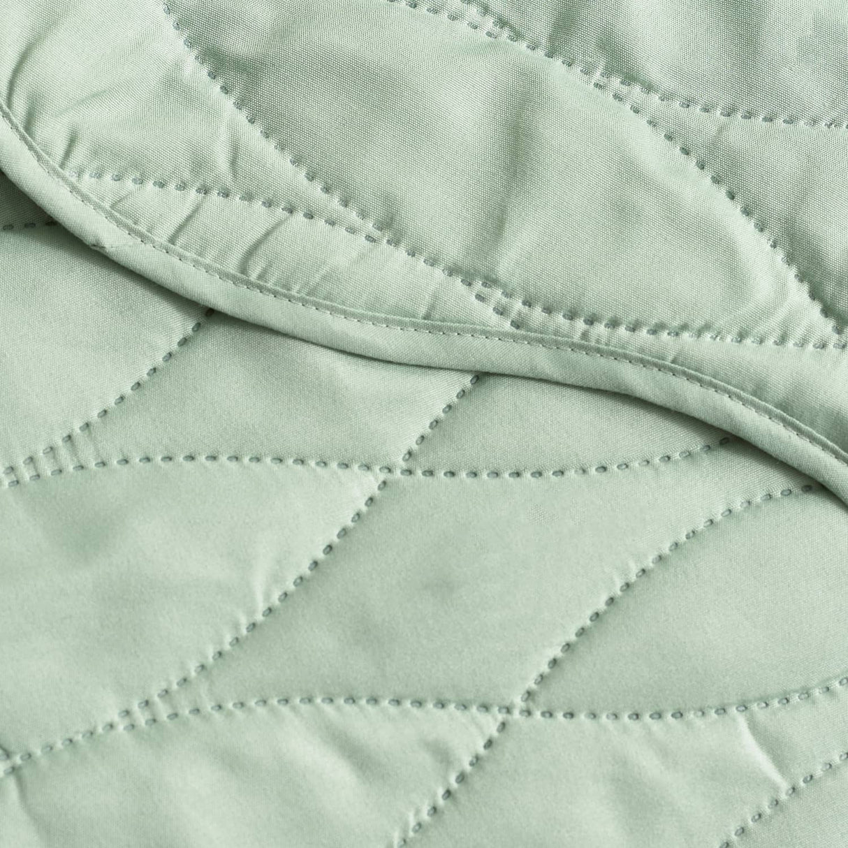 Catherine Lansfield Scallop Waves Bedspread - Scallop Waves Green Bedspread