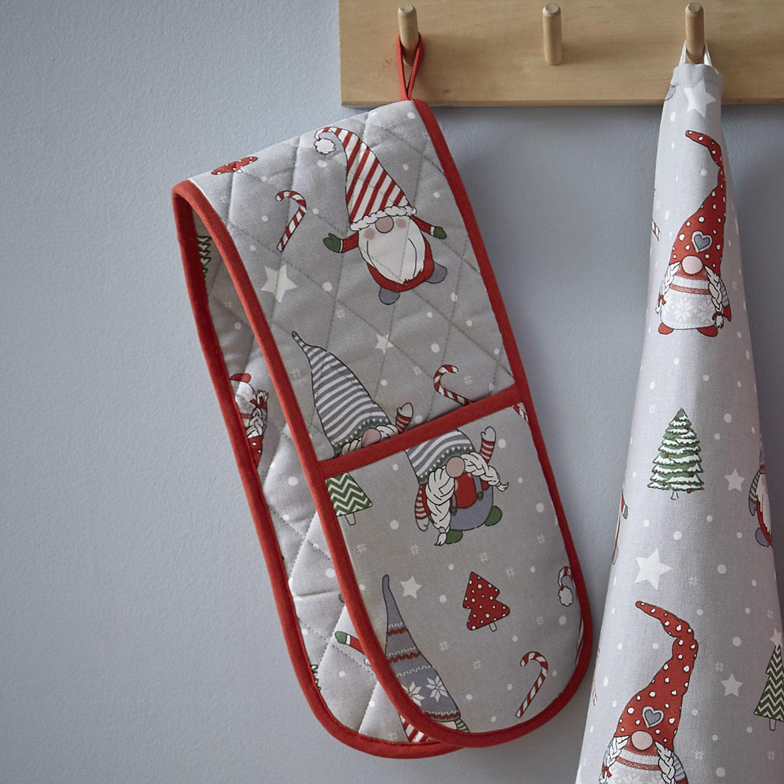 Catherine Lansfield Christmas Gnomes Festive Double Oven Glove