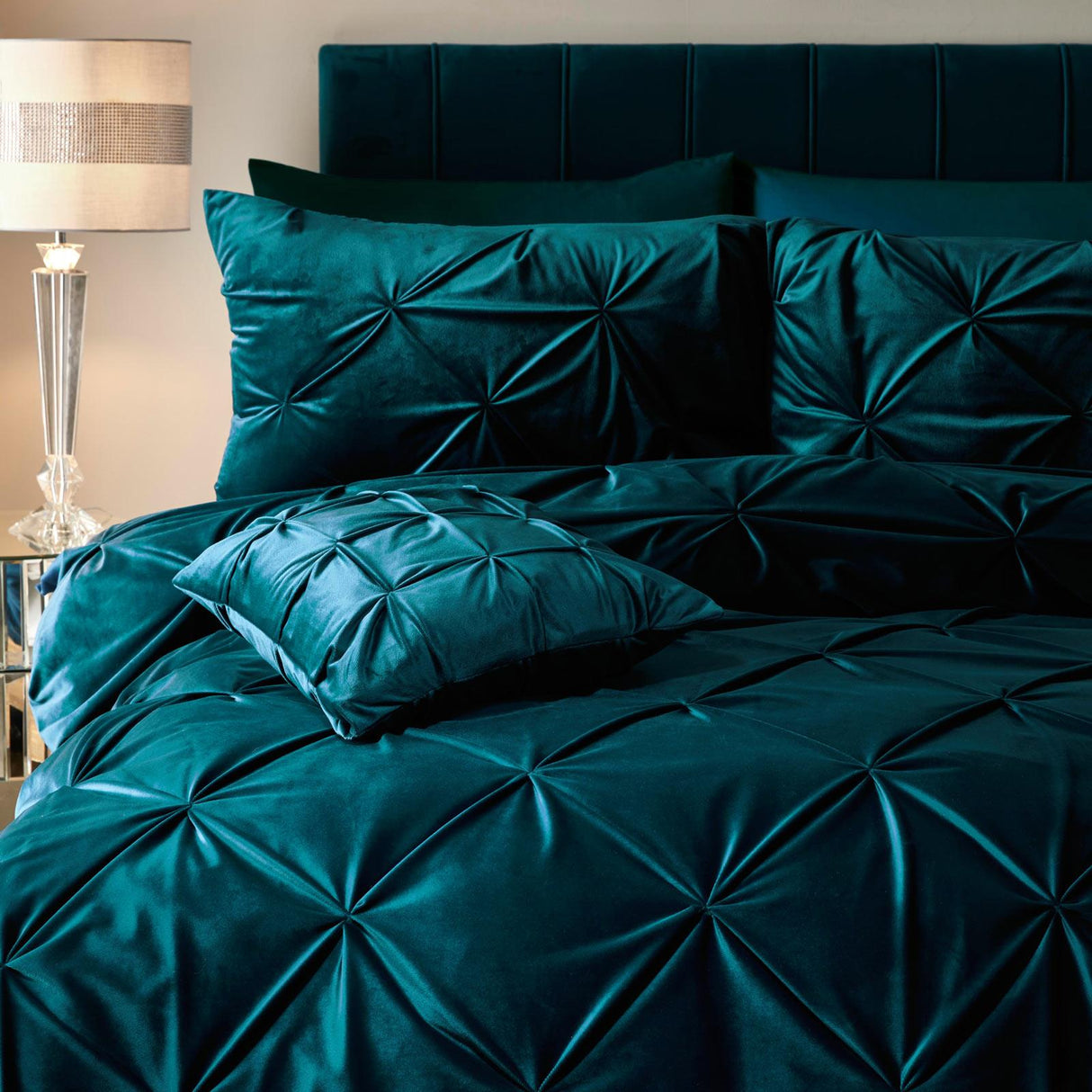 Mira Velvet Duvet Cover Set by Soiree