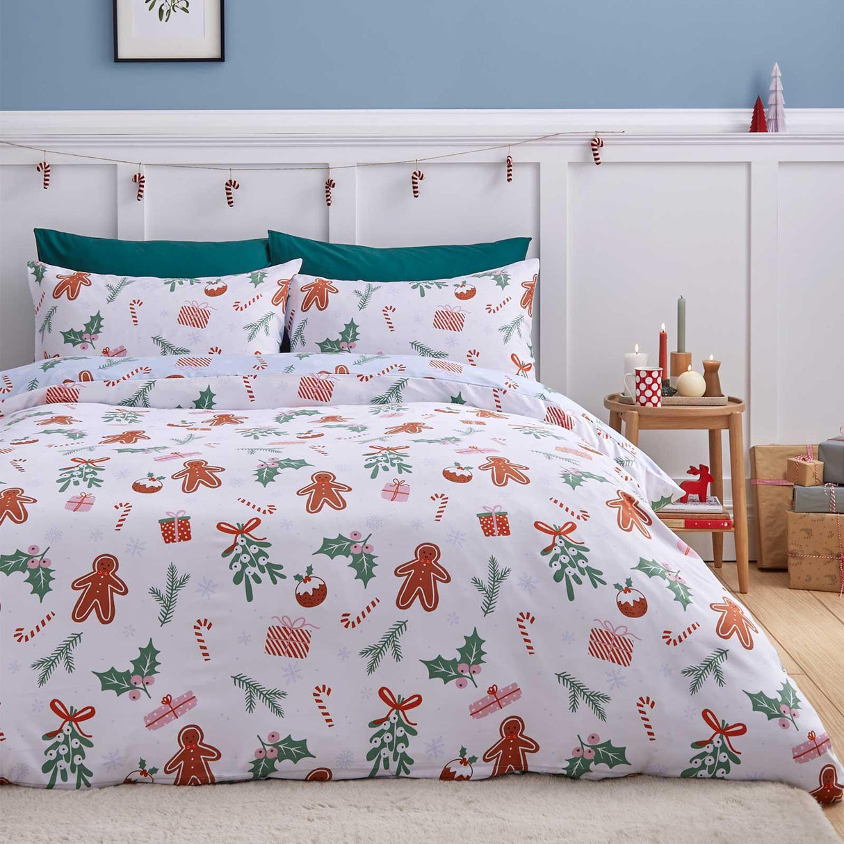 Christmas Gingerbread Duvet Cover Set by Catherine Lansfield