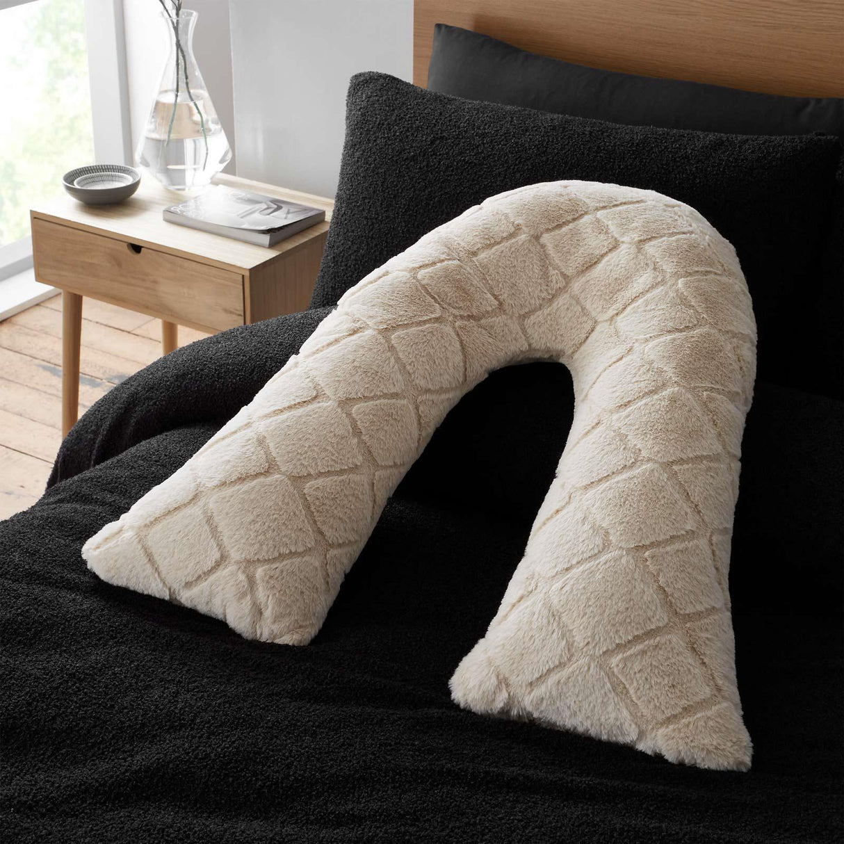 Catherine Lansfield Cosy Diamond V Shaped Filled Cushion
