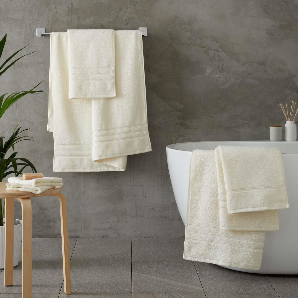 Zero Twist 100% Cotton 500gsm Towels by Catherine Lansfield