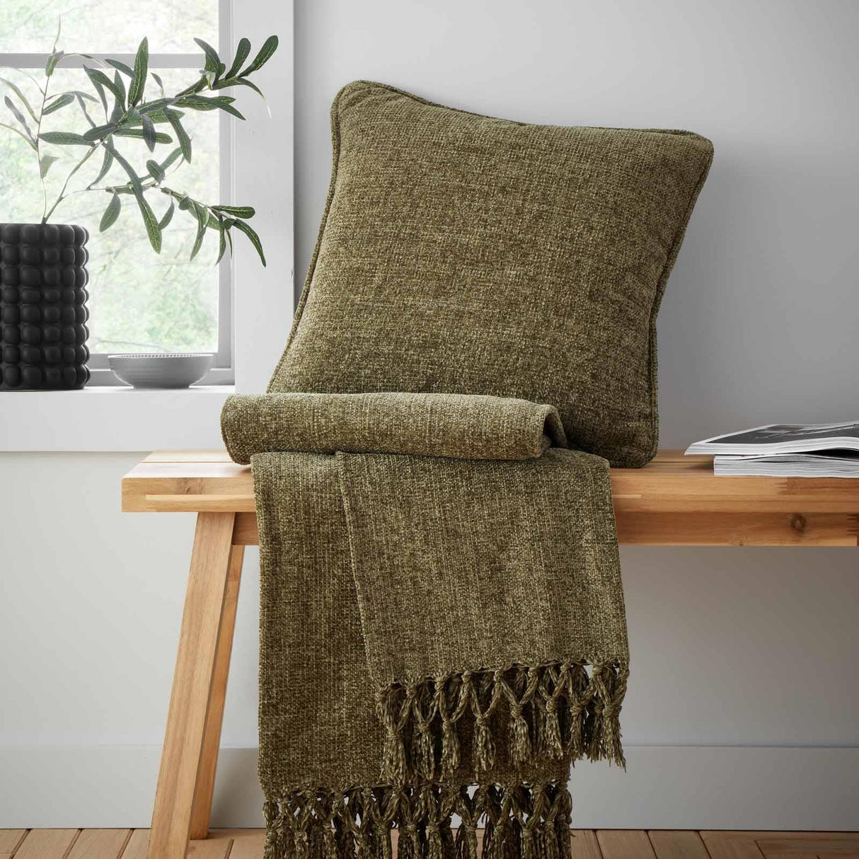 Catherine Lansfield Wilson Plain Filled Cushion 45cm x 45cm 20