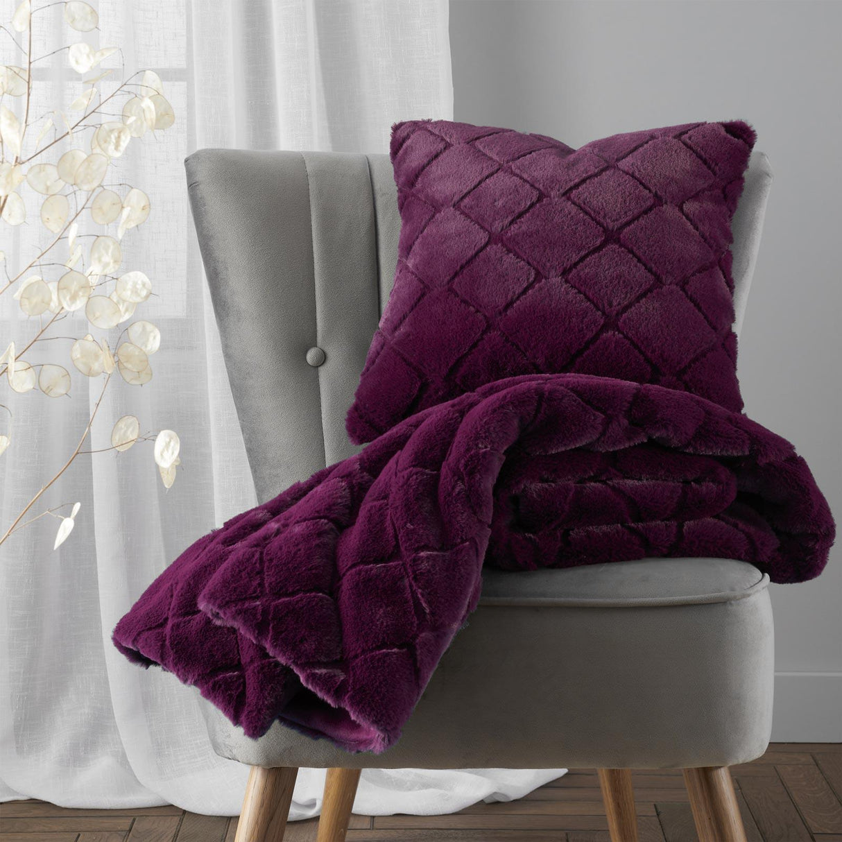 Cosy Diamond Throw Blanket 130cm x 170cm by Catherine Lansfield