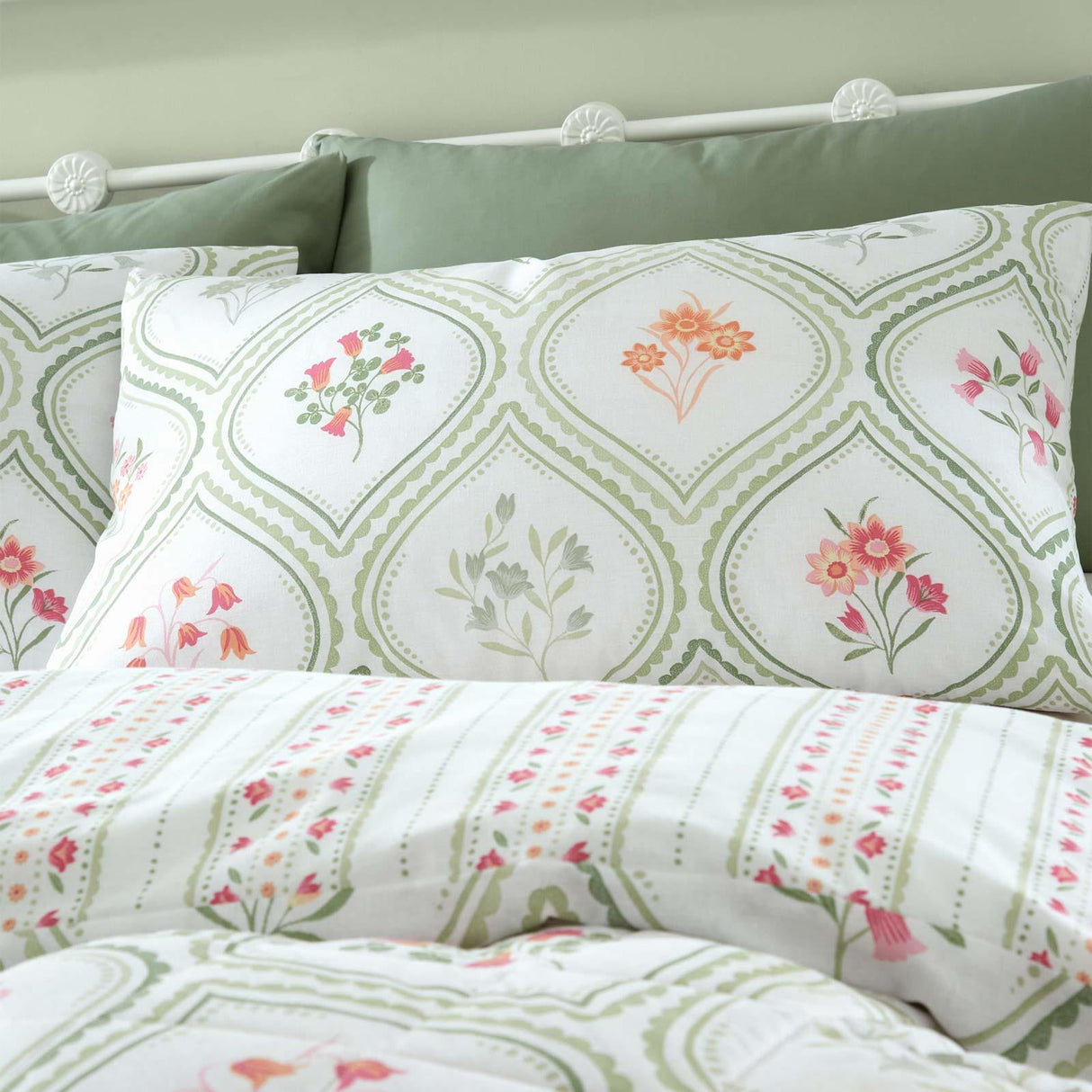 Cameo Floral Duvet Cover Set
