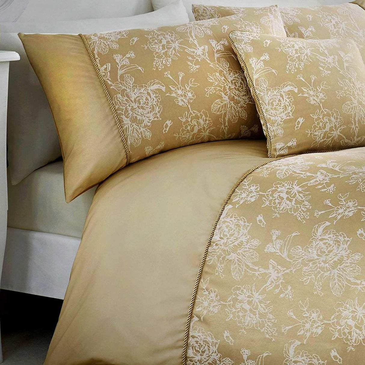 Jasmine Luxury Duvet Cover Set by Dreams & Drapes Woven