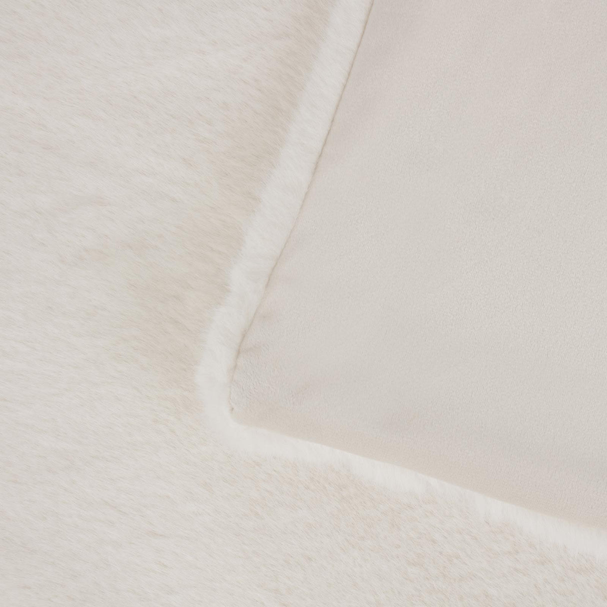 Stanza Faux Fur Throw Blanket 130cm x 180cm by Paoletti