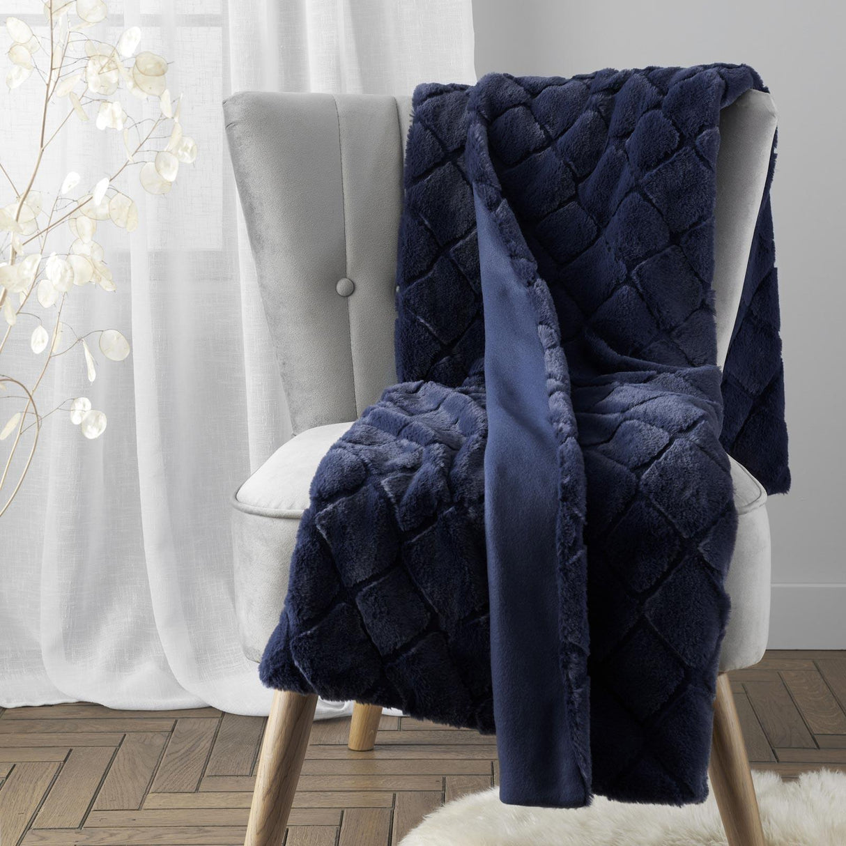 Cosy Diamond Throw Blanket 130cm x 170cm by Catherine Lansfield