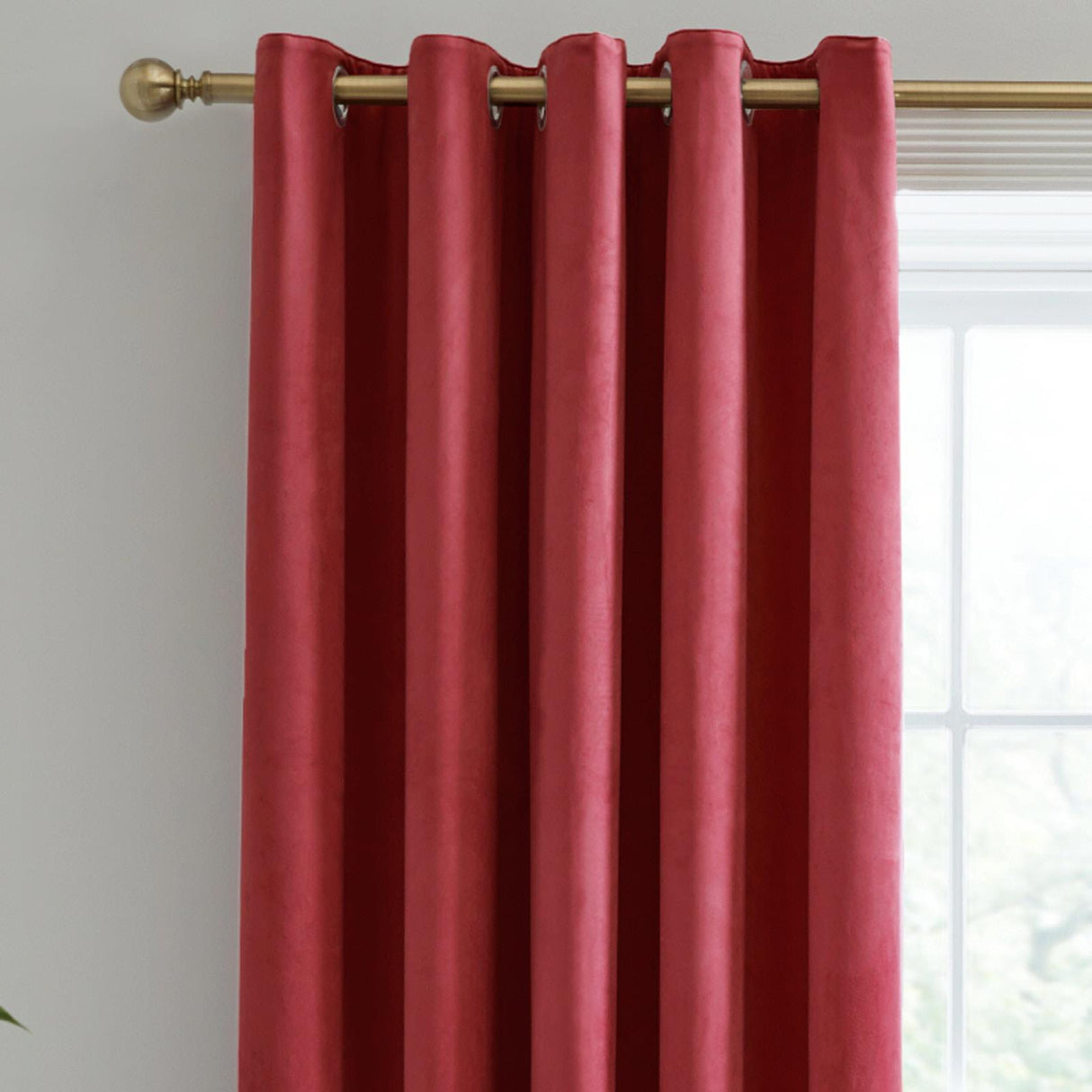 Laurence Llewelyn-Bowen Montrose Velvet Blackout Ready Made Eyelet Curtains 5