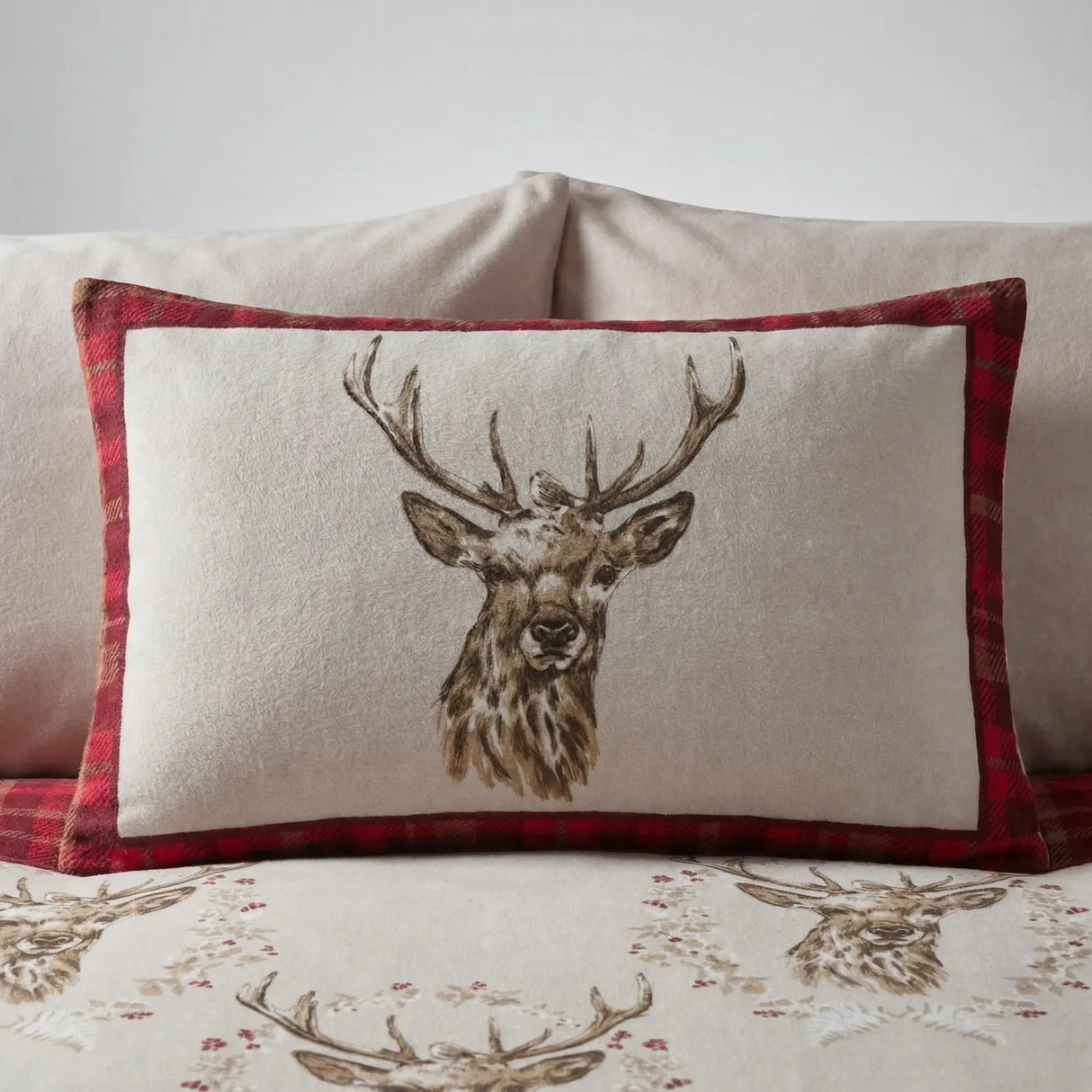 Angus Stag Flannelette Duvet Cover Set - Red image 3