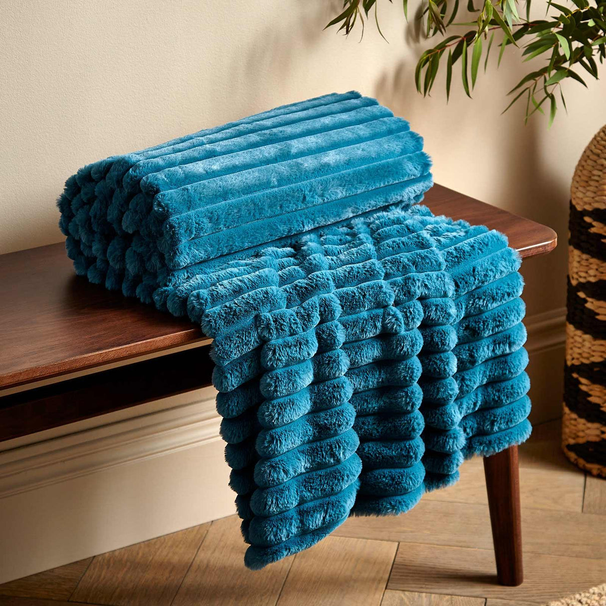 Cosy Ribbed Throw Blanket 130cm x 170cm by Catherine Lansfield