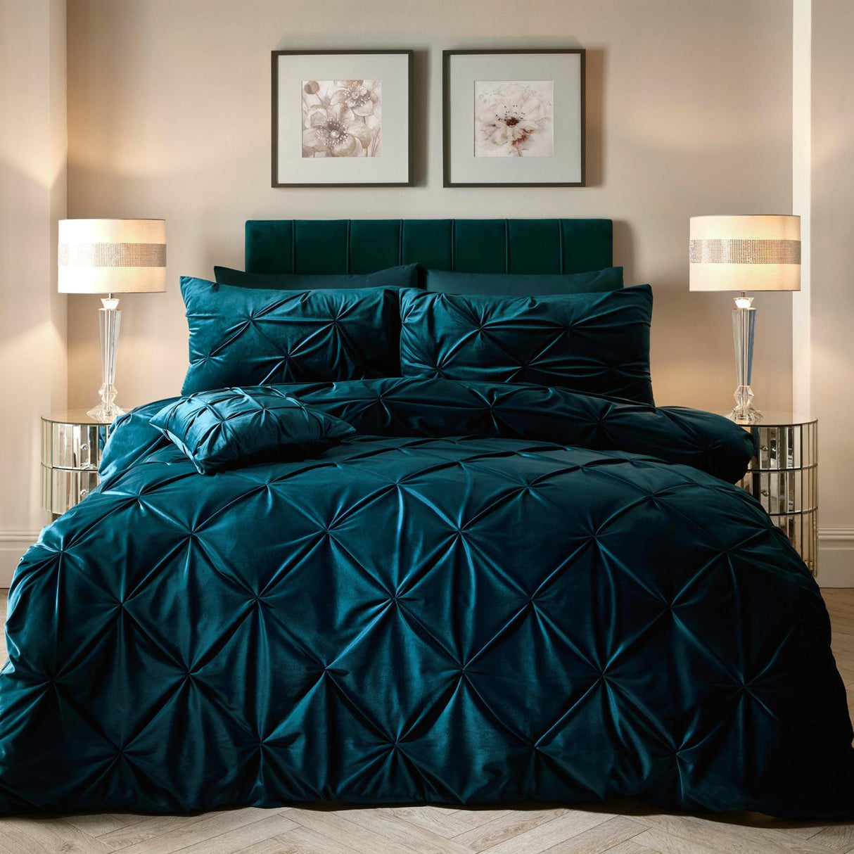 Mira Velvet Duvet Cover Set by Soiree