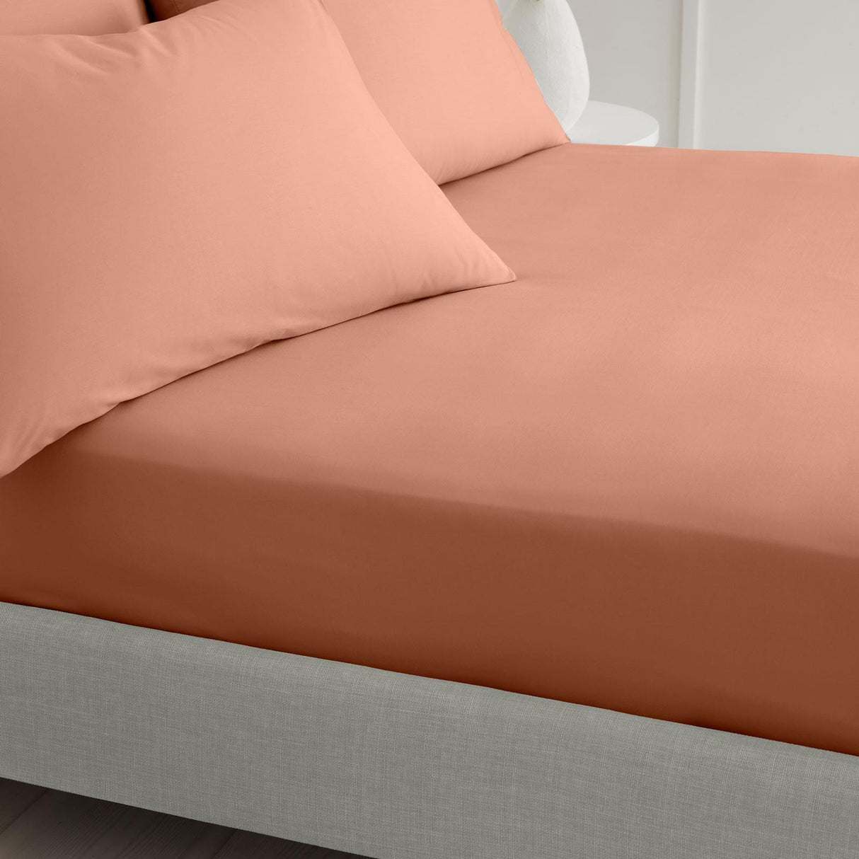 200 Thread Count Cotton Percale Fitted Sheet 32cm Deep by Bianca