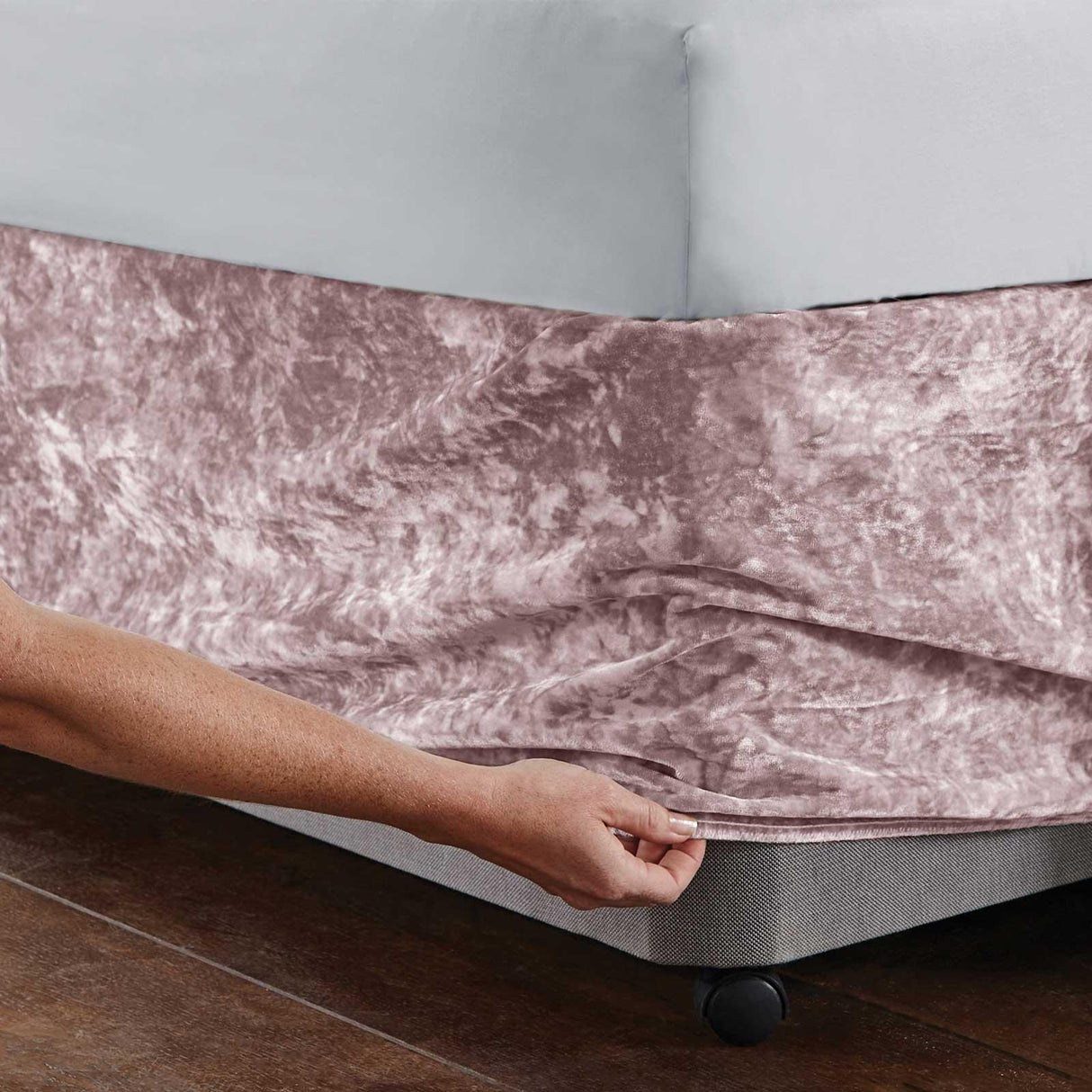 Crushed Velvet Divan Base Wrap by Catherine Lansfield