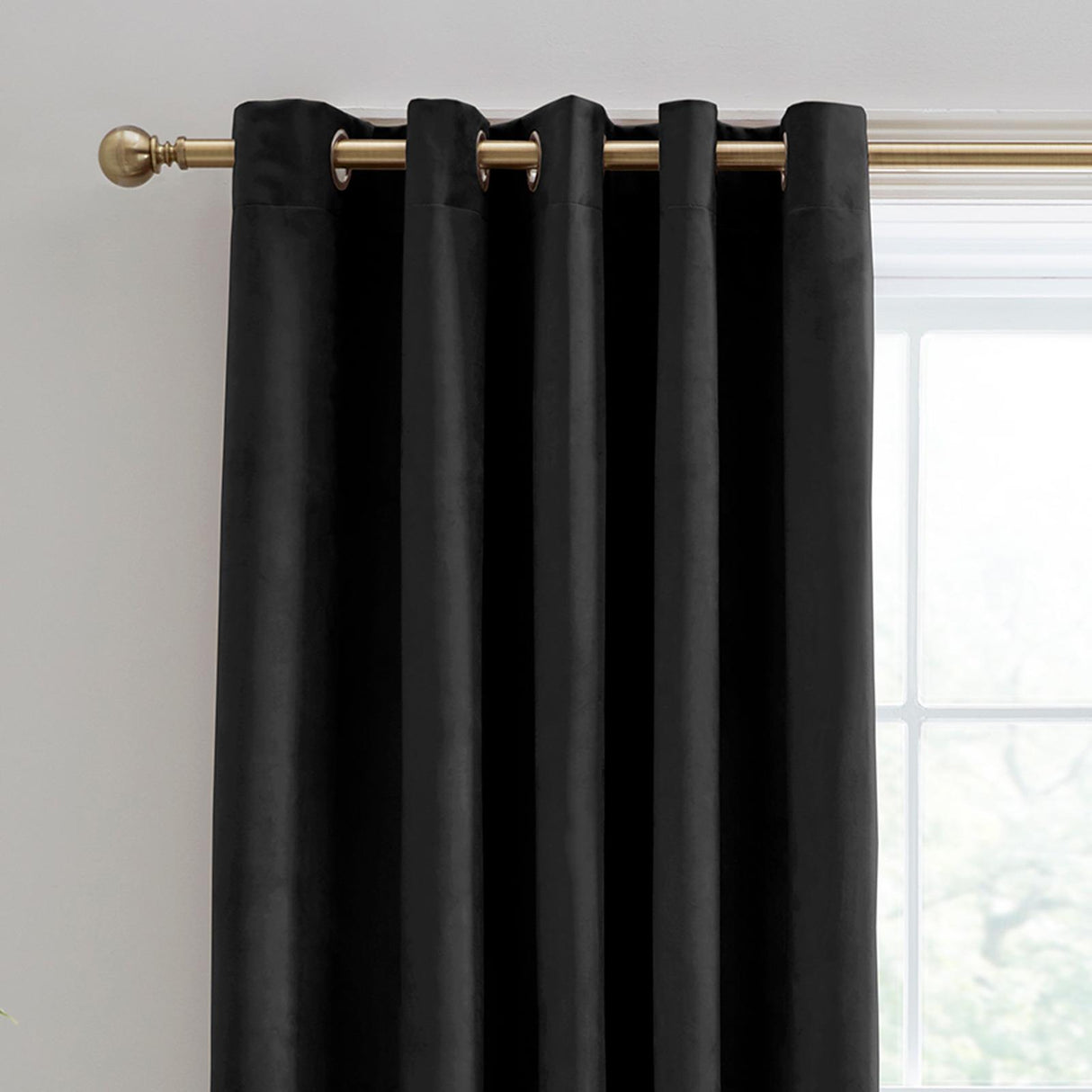 Laurence Llewelyn-Bowen Montrose Velvet Blackout Ready Made Eyelet Curtains 9