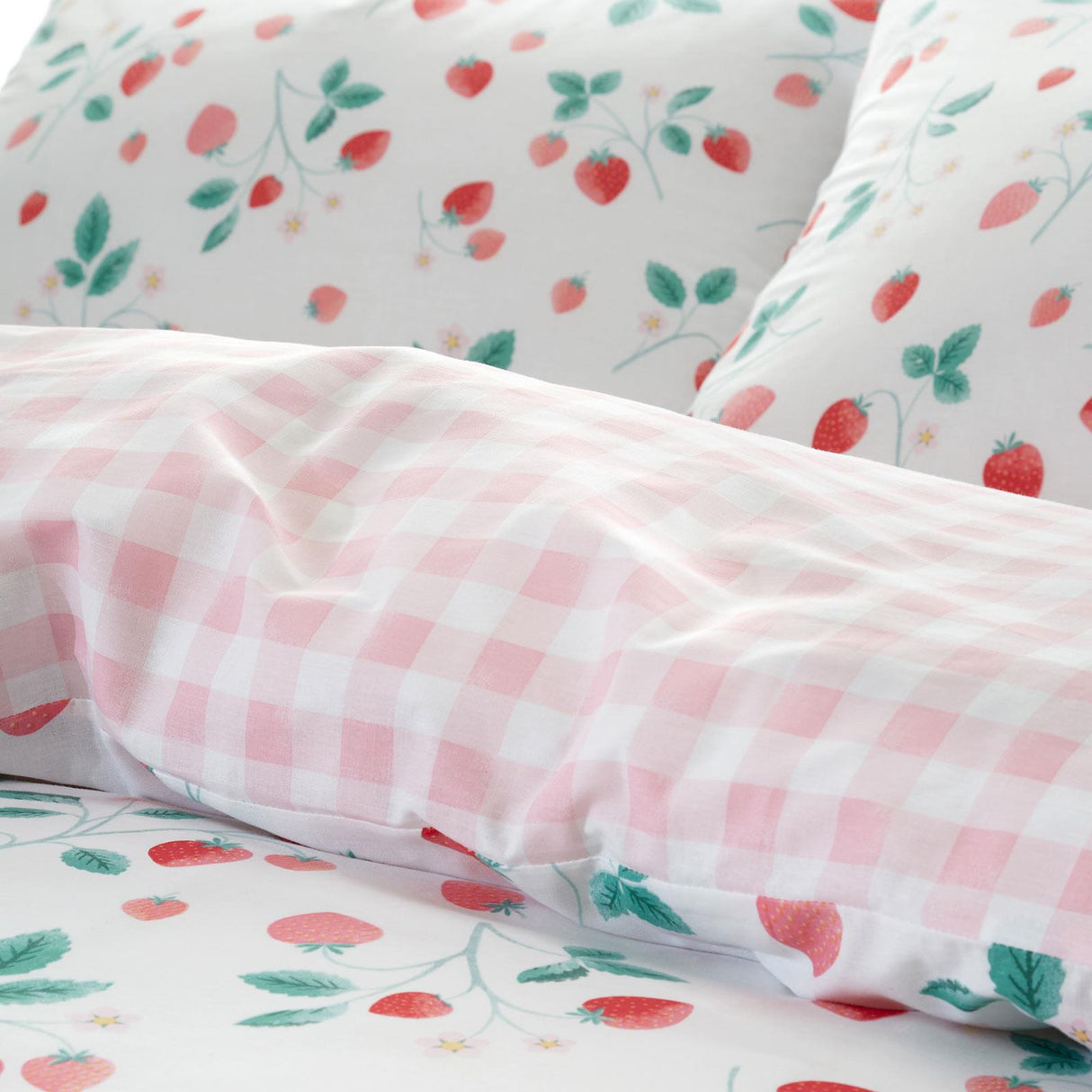Strawberry Garden Duvet Cover Set