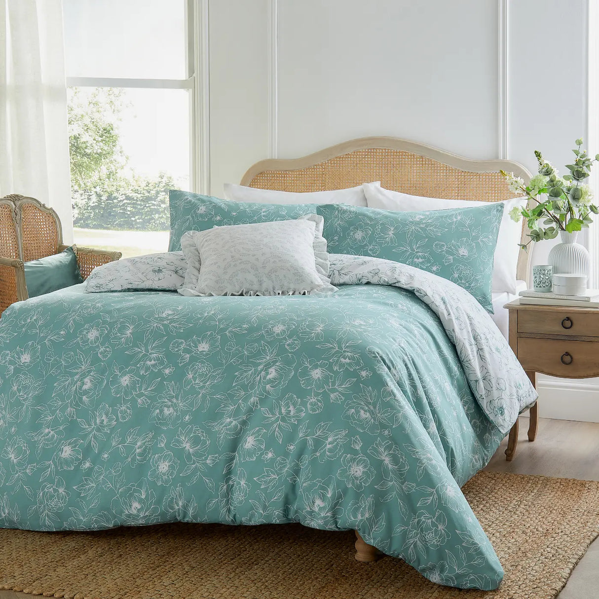 Bella Duvet Cover Set by Wylder Nature