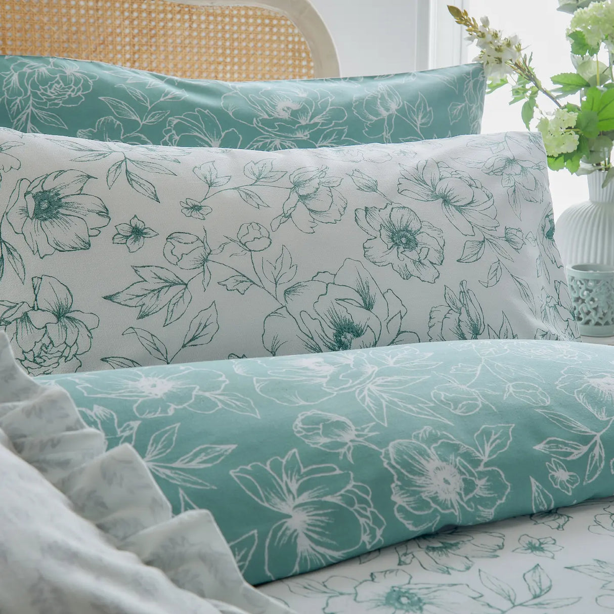 Bella Duvet Cover Set by Wylder Nature