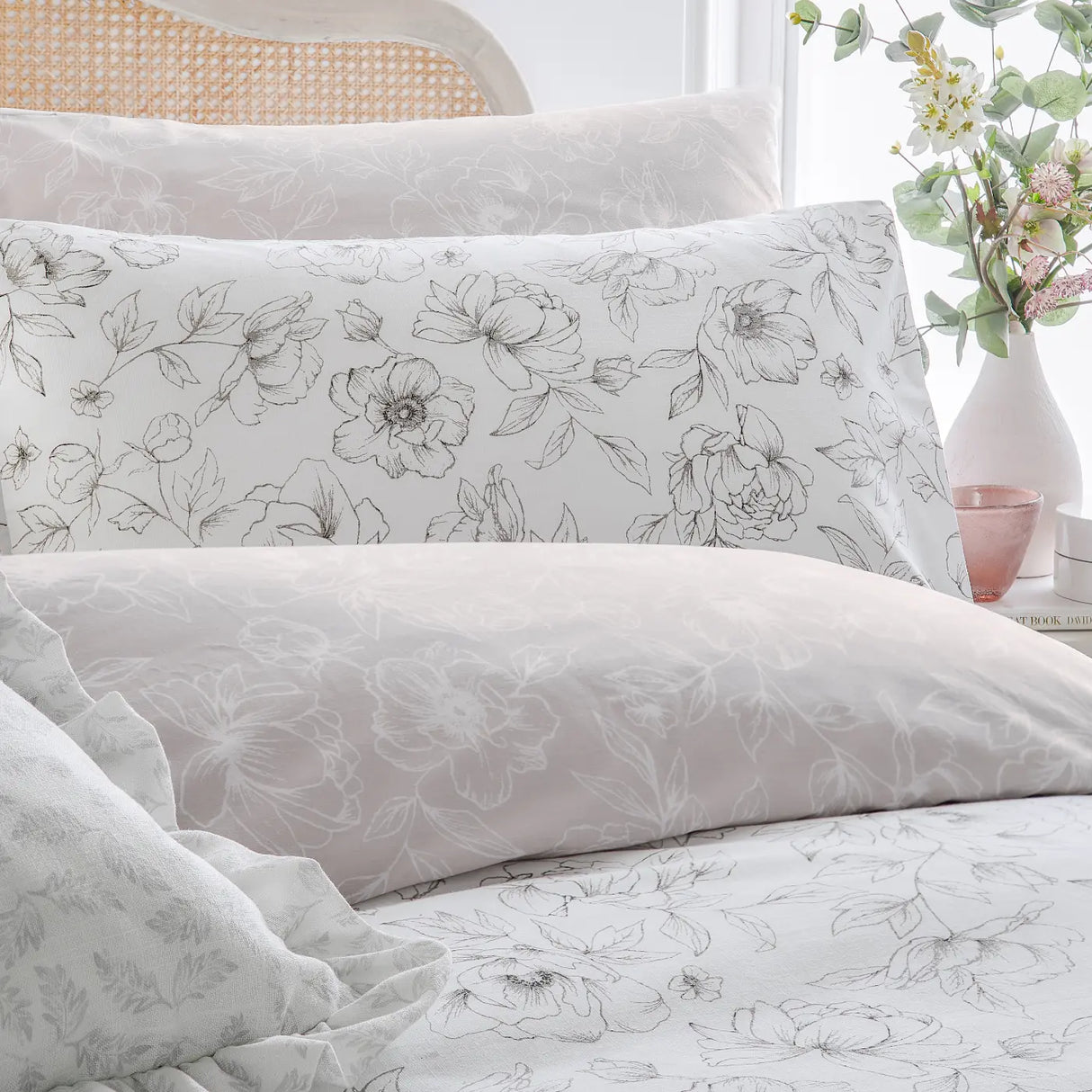 Bella Duvet Cover Set by Wylder Nature