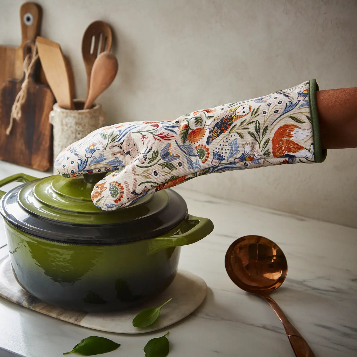 Ulster Weavers Blackthorn Floral Cotton Textiles Gauntlet Oven Glove