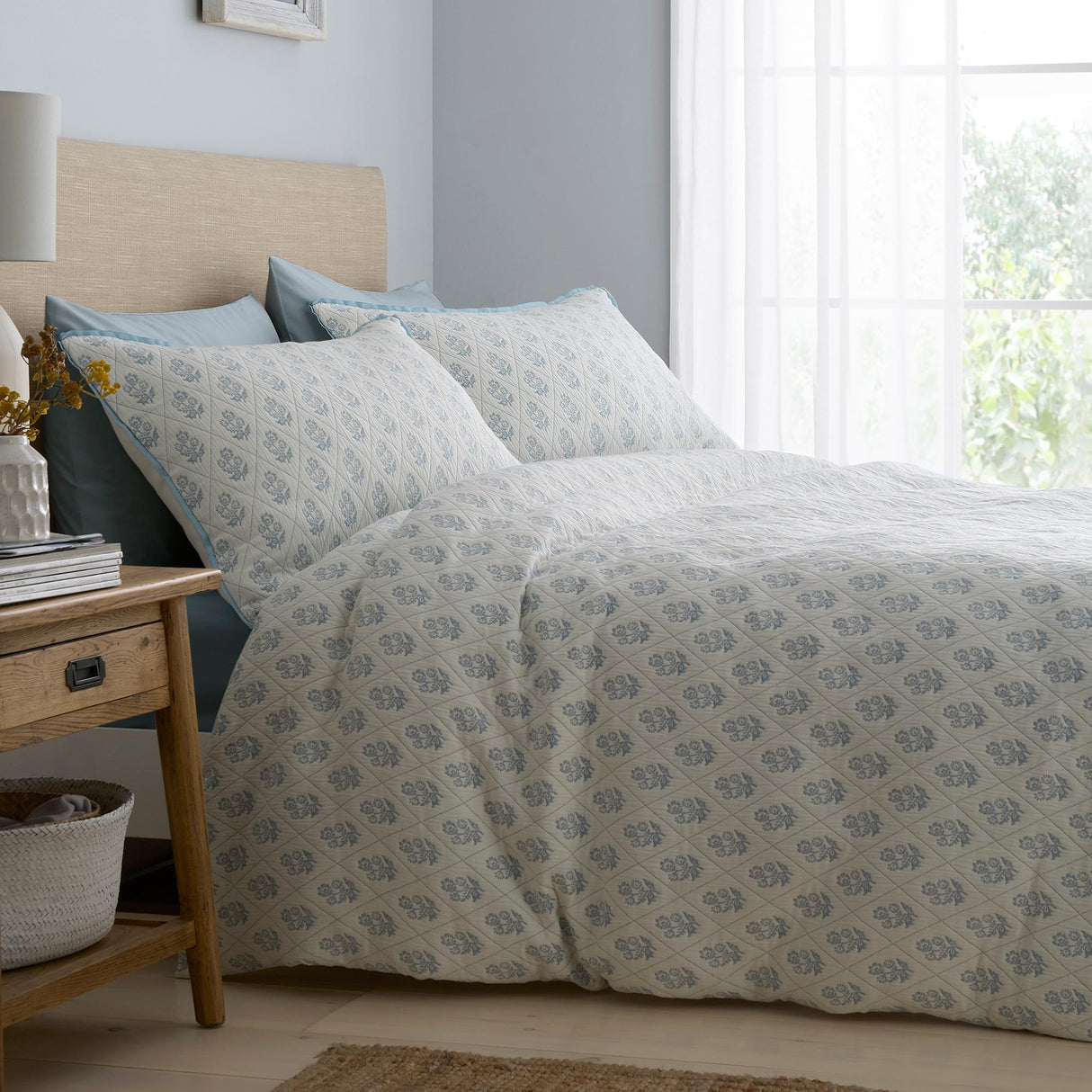 Dreams & Drapes Decorative Block Floral Blue Jacquard Duvet Cover Set 2