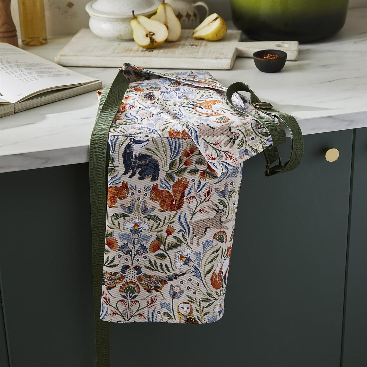 Ulster Weavers Blackthorn Floral Cotton Textiles Cotton Apron - Blackthorn Cotton Apron In Beige 3