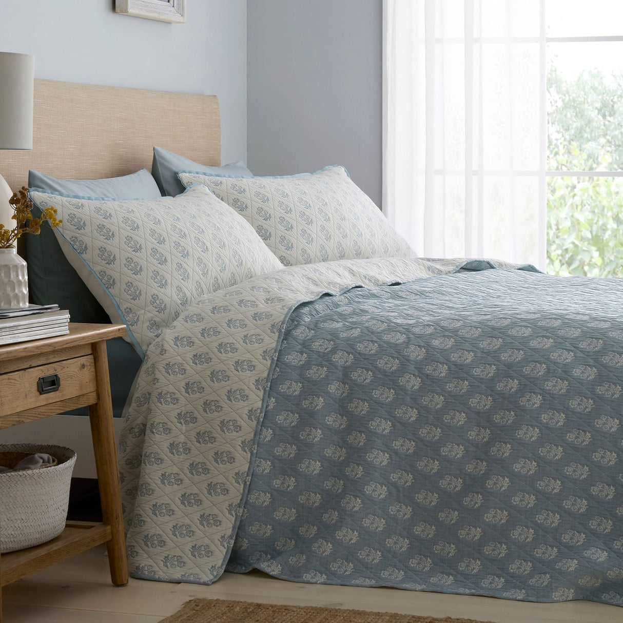 Decorative Block Floral Jacquard Bedspread Blue 235cm x 235cm