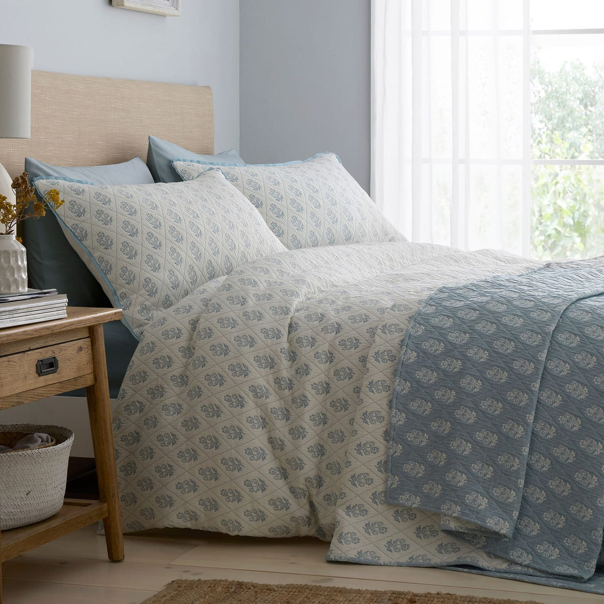 Decorative Block Floral Blue Jacquard Duvet Cover Set