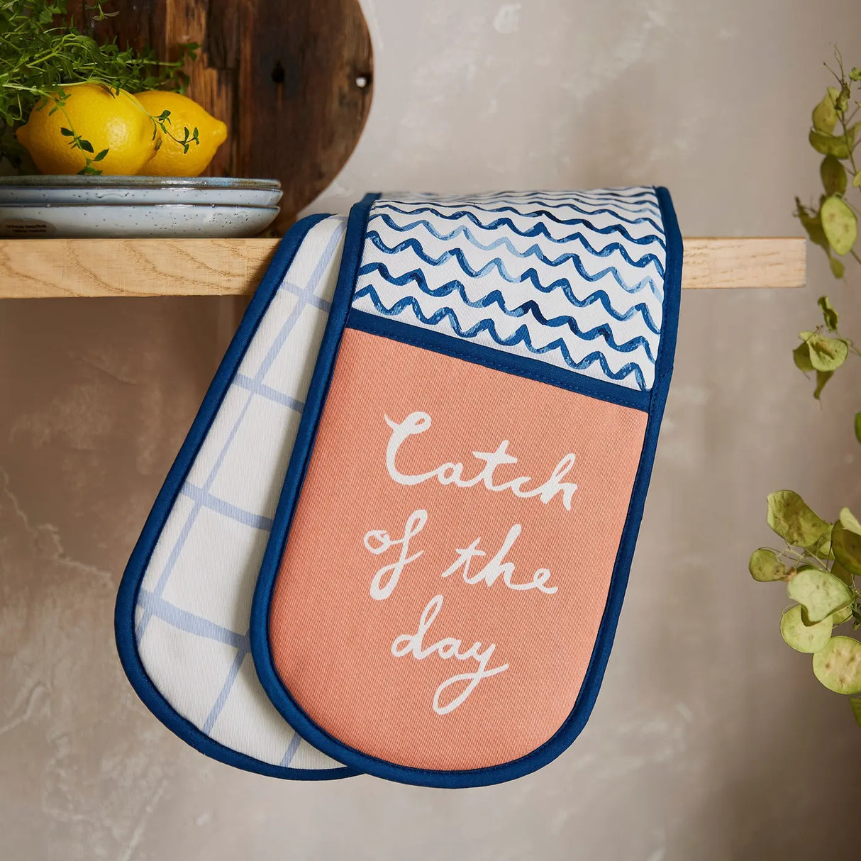 Catch of the Day Double Oven Glove in Multicolour