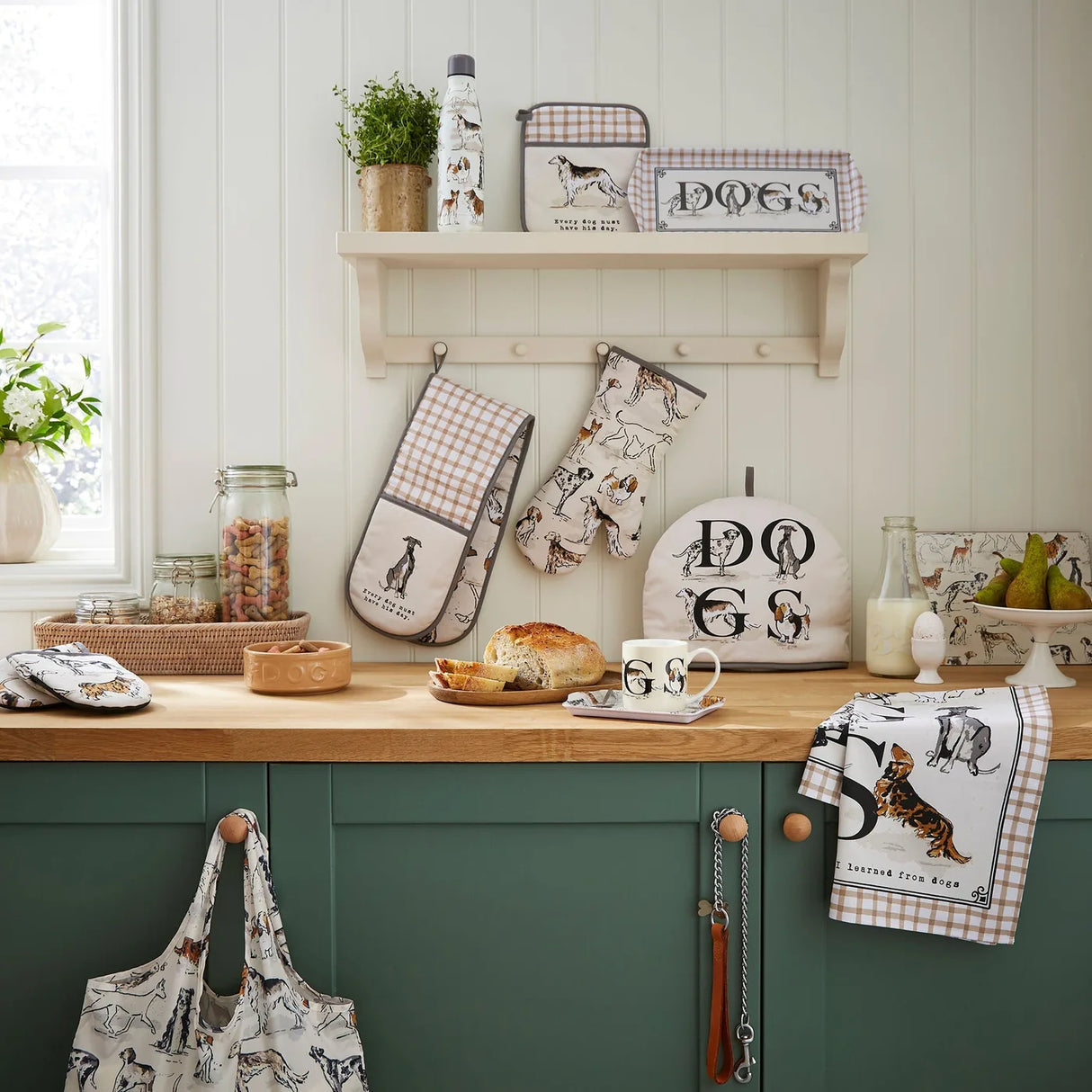 Country Dogs Water Bottle in Brown