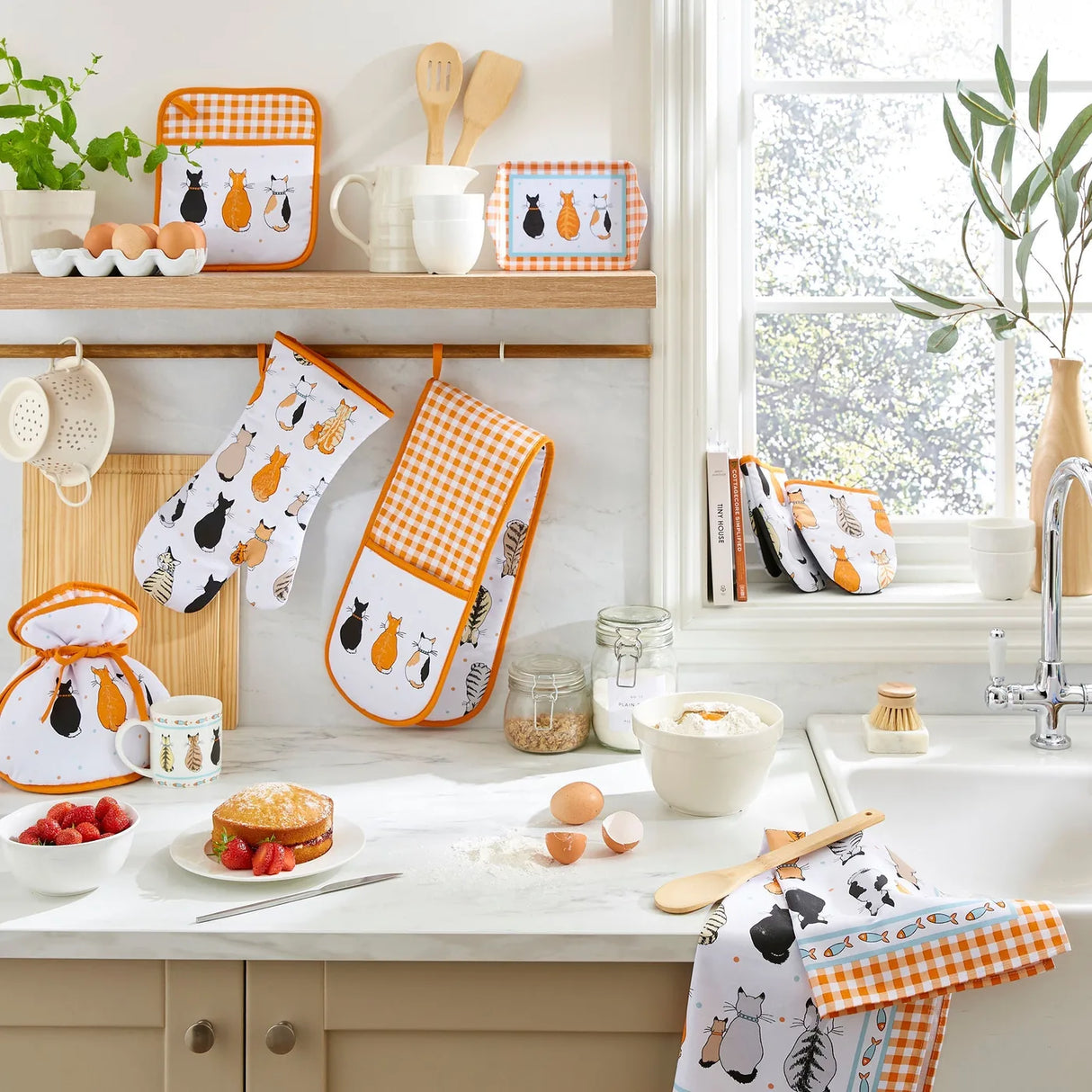 Cats In Waiting 2026 Tea Cosy Muff in Orange