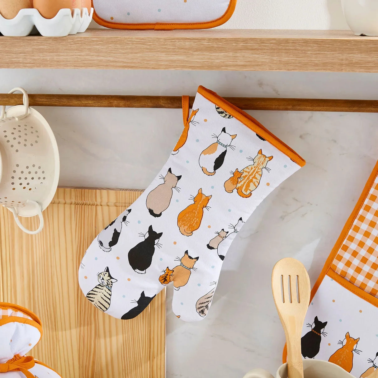 Cats In Waiting 2026 Gauntlet Oven Glove in Orange