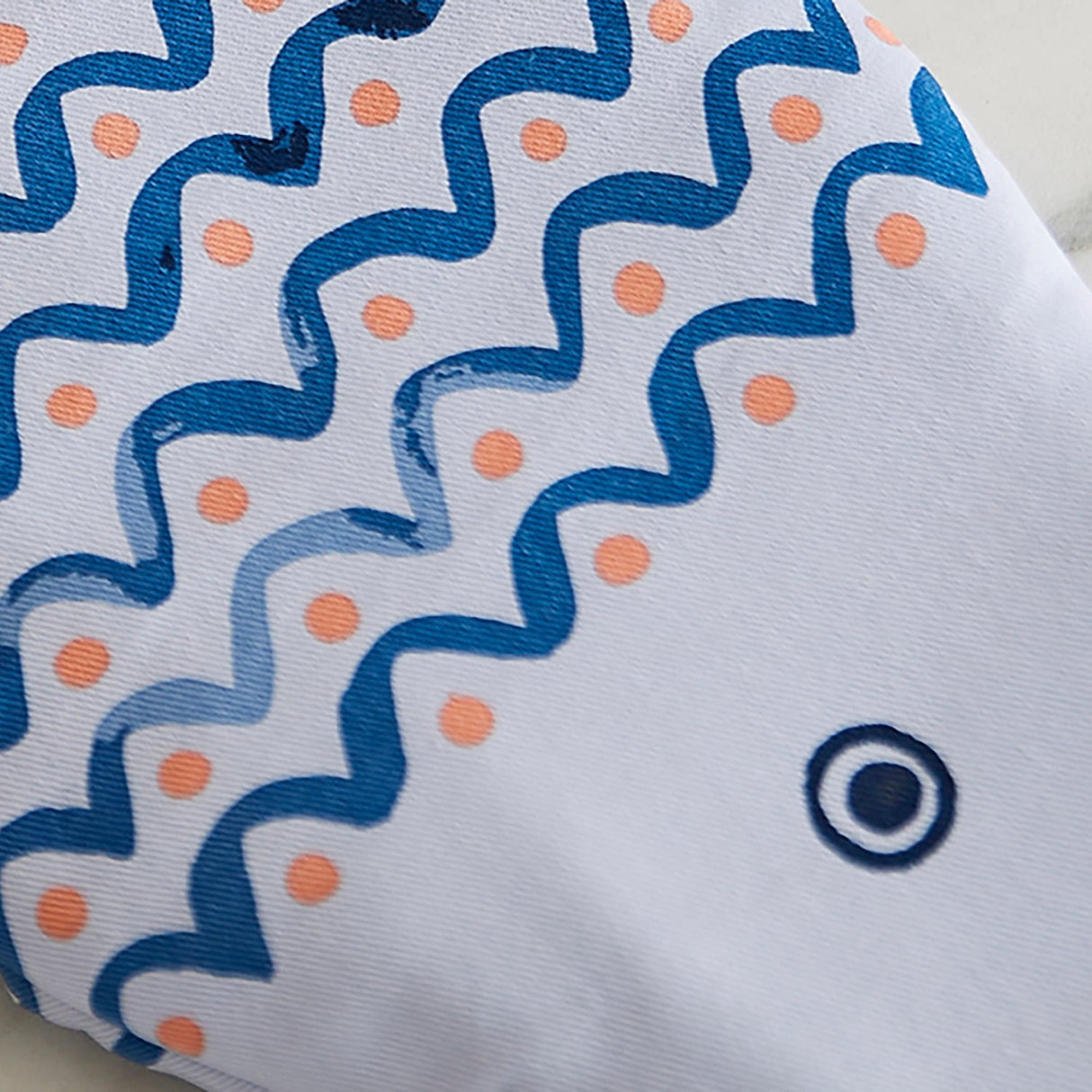 Ulster Weavers Catch of the Day Fish Print Kitchen and Tableware Collection - Catch Of The Day Gauntlet Oven Glove In Multicolour 3