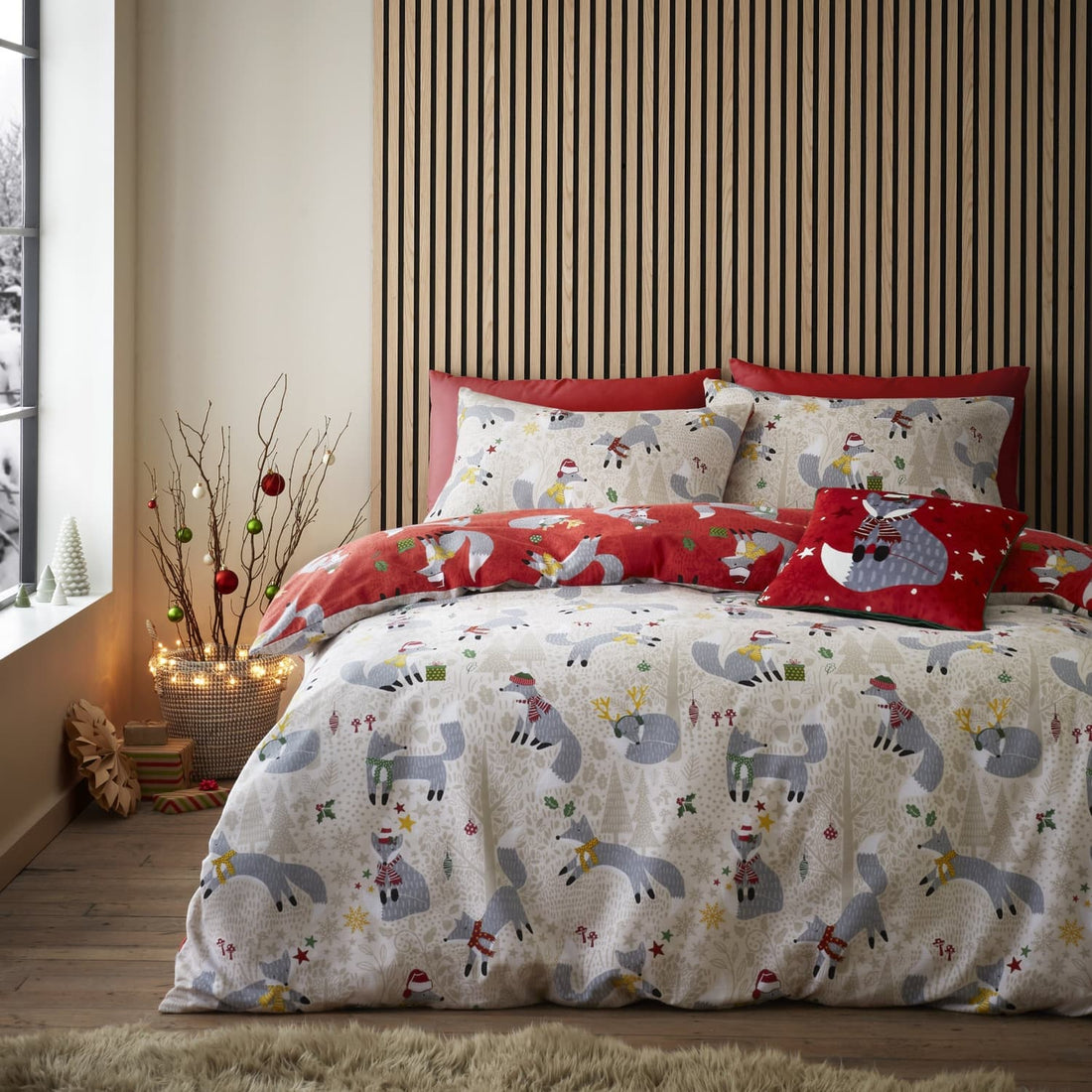 Snug Foraging Fox Cosy Brushed Cotton Duvet Cover Set - Red