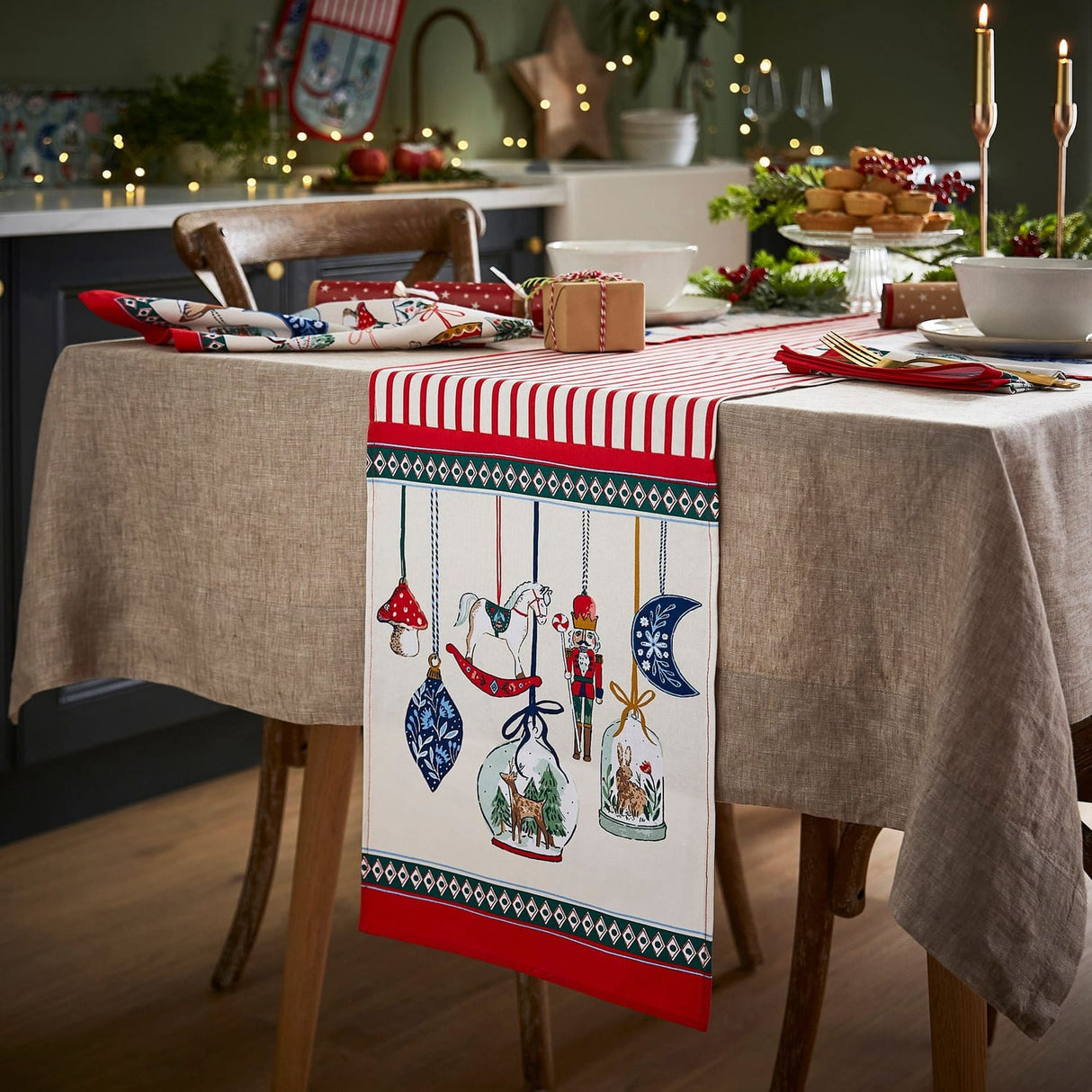 Ulster Weavers Christmas Ornaments Napkin 2 Pack - Christmas Ornaments Napkins 2 Pack In Multicolour 3