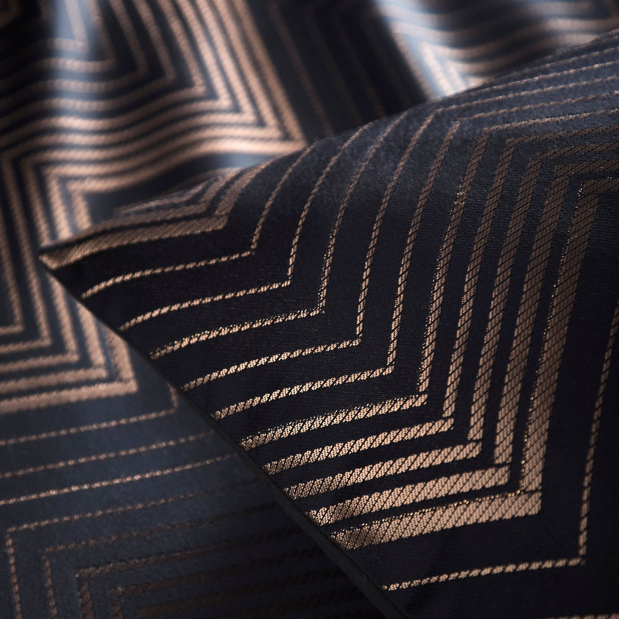 Laurence Llewelyn-Bowen Cocktail Microfibre Duvet Cover Set - Black - Cocktail Duvet Cover Set In Black 3